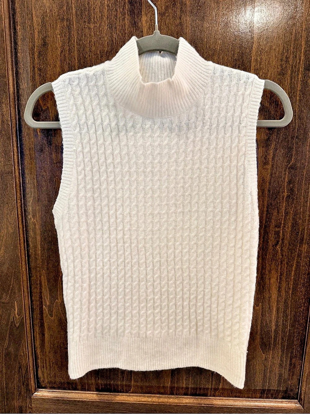 Abercrombie & Fitch Mock Neck Cable Knit Sweater Vest White Small